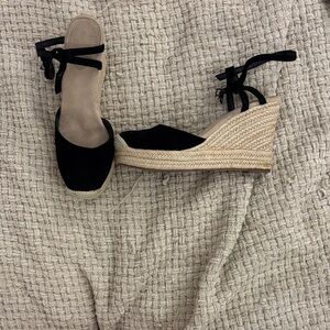 Crown Black and Tan Wedge Sandals